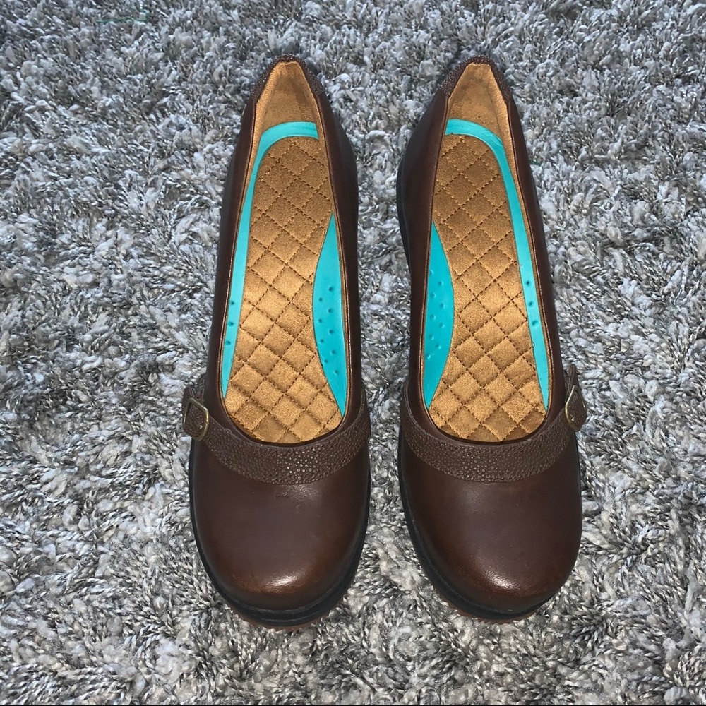 Mozo Women’s Fresco Platform Wedge size 7